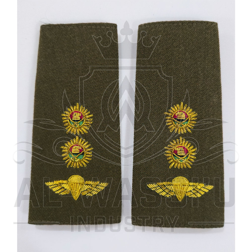 Epaulettes
