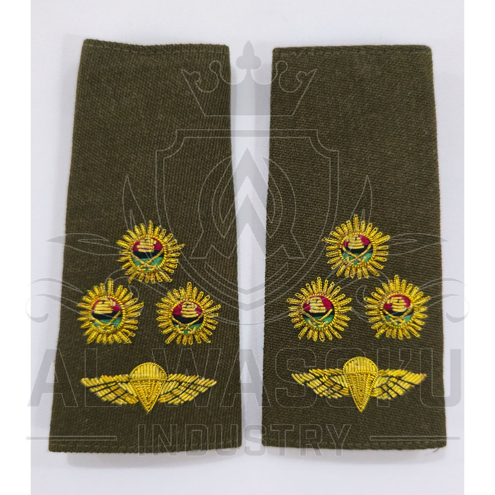 Epaulettes
