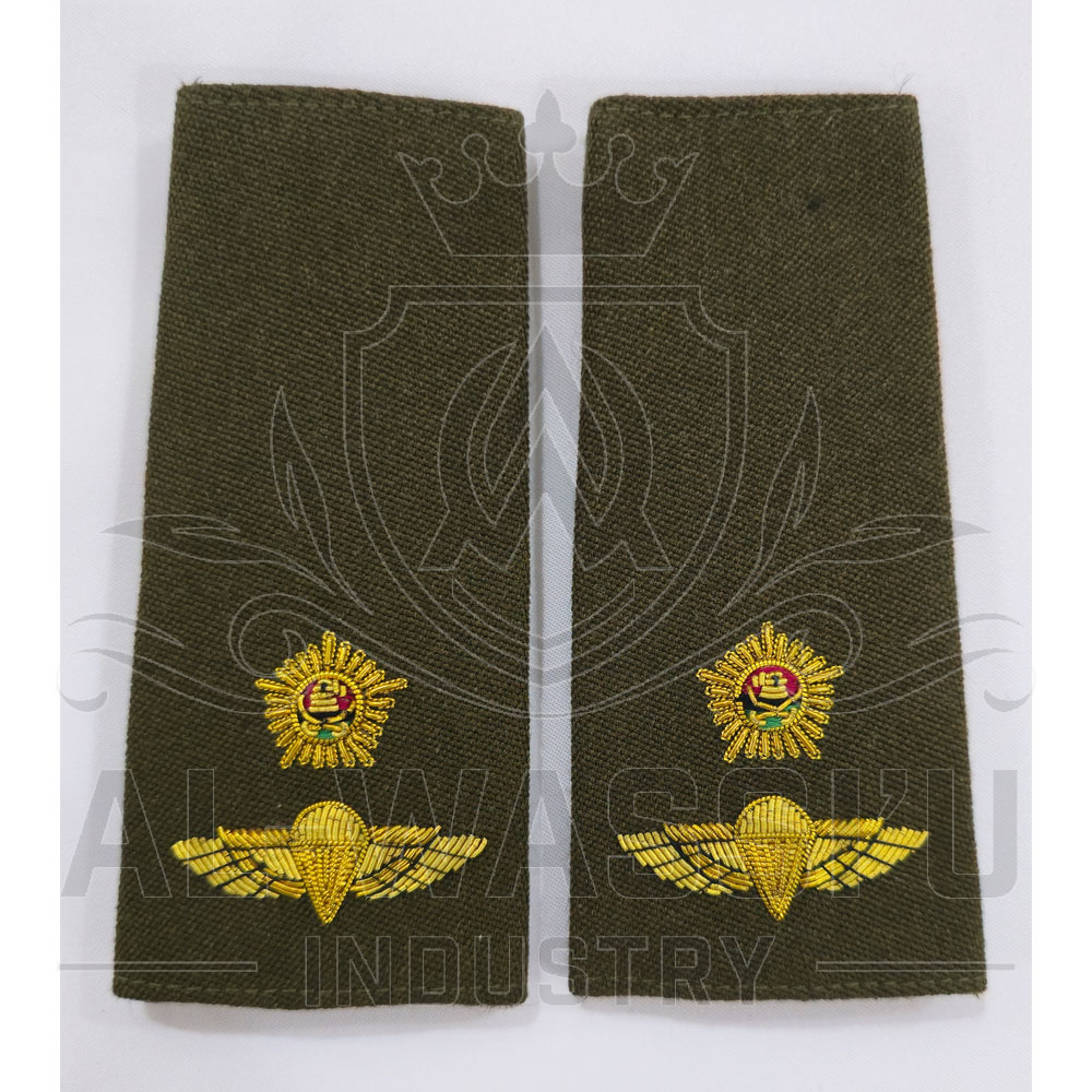 Epaulettes